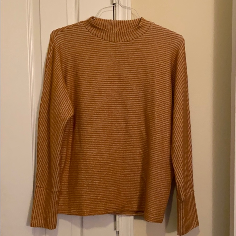 Daytrip mustard-colored top